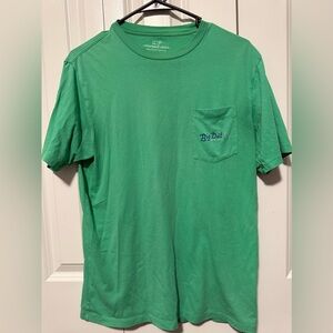 Vineyard Vines Women’s Green Graphic T-Shirt – Big Dill Pocket Tee Size S
